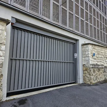 Le Pommery With Private Parking *