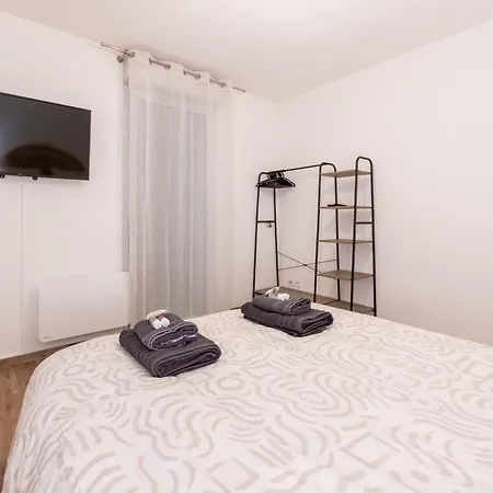 Appartement Le Pommery With Private Parking Reims