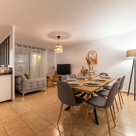 Le Pommery With Private Parking *