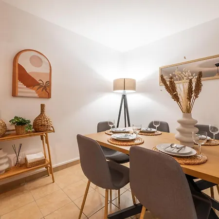 Le Pommery With Private Parking Apartment