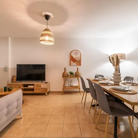 Le Pommery With Private Parking Apartment