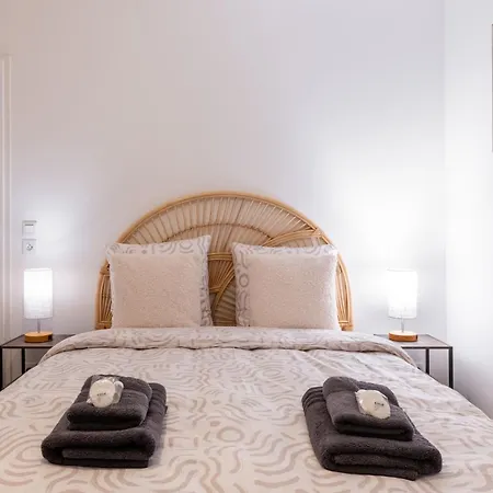 Le Pommery With Private Parking