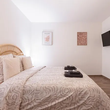 Le Pommery With Private Parking Apartment Reims