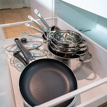 Le Pommery With Private Parking Apartment