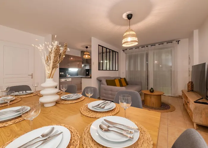 Le Pommery With Private Parking Appartement