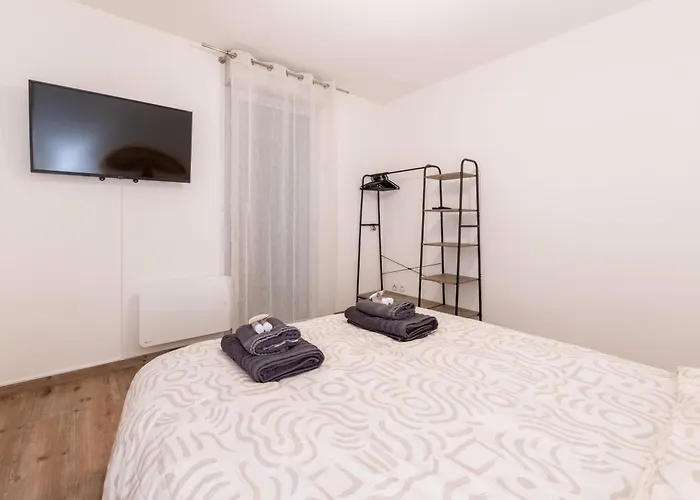 Appartement Le Pommery With Private Parking Reims