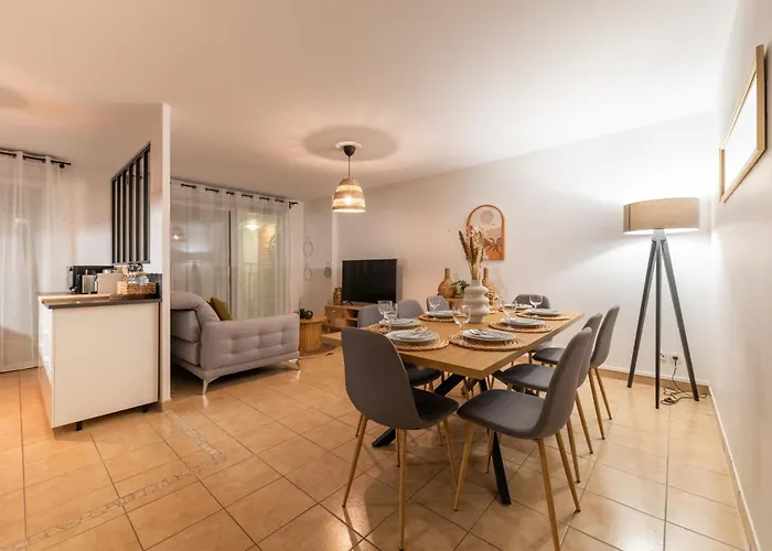 Le Pommery With Private Parking *