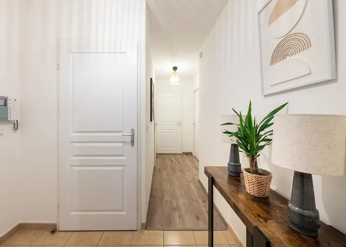 Le Pommery With Private Parking Appartement